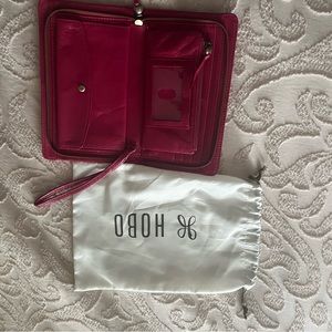 Hobo evolve pink wristlet with dust bag